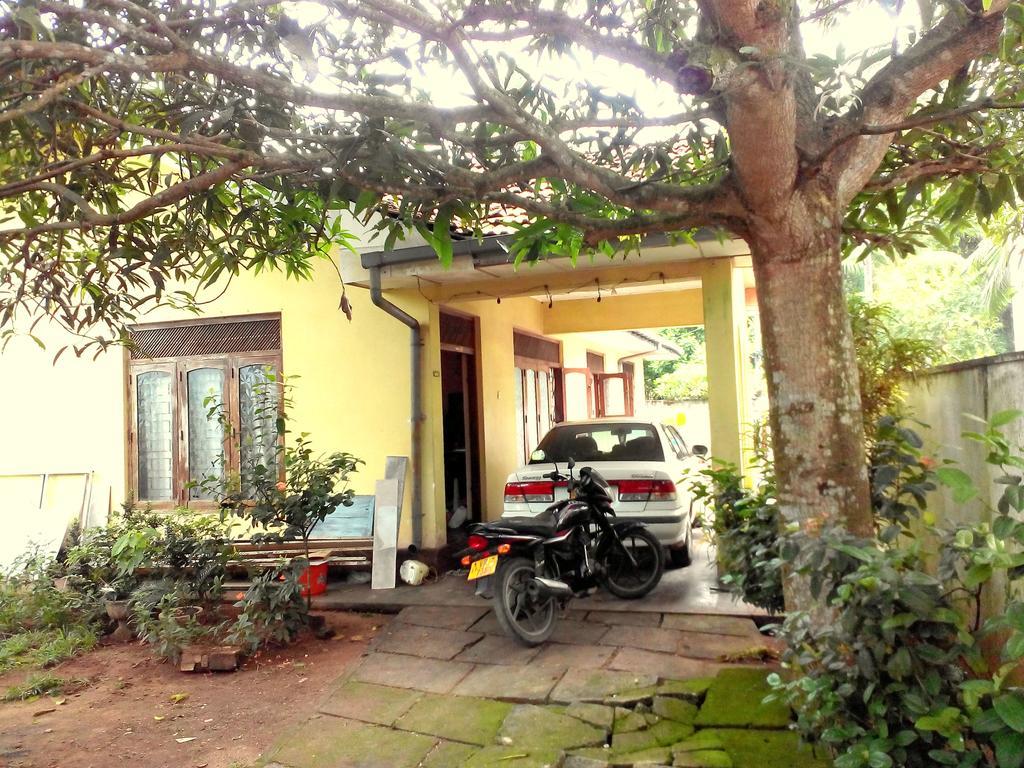 Hikkaduwa Home Stay Екстериор снимка