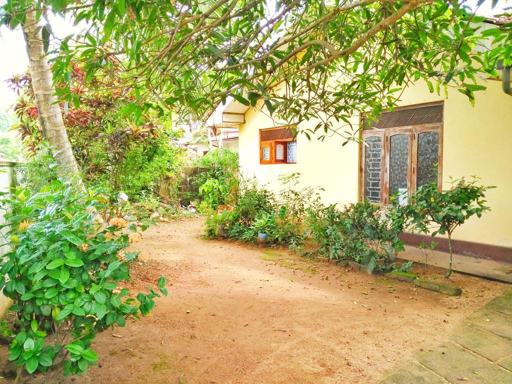 Hikkaduwa Home Stay Екстериор снимка